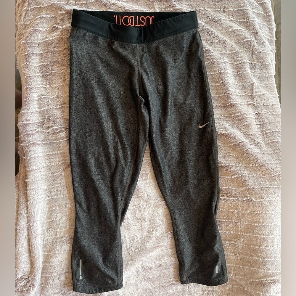 Nike Capri Leggings Size L